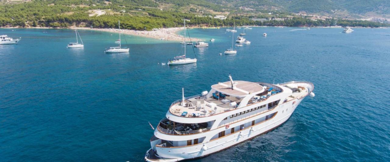 Apartments & Restaurant Galeb Marusici  Zewnętrze zdjęcie